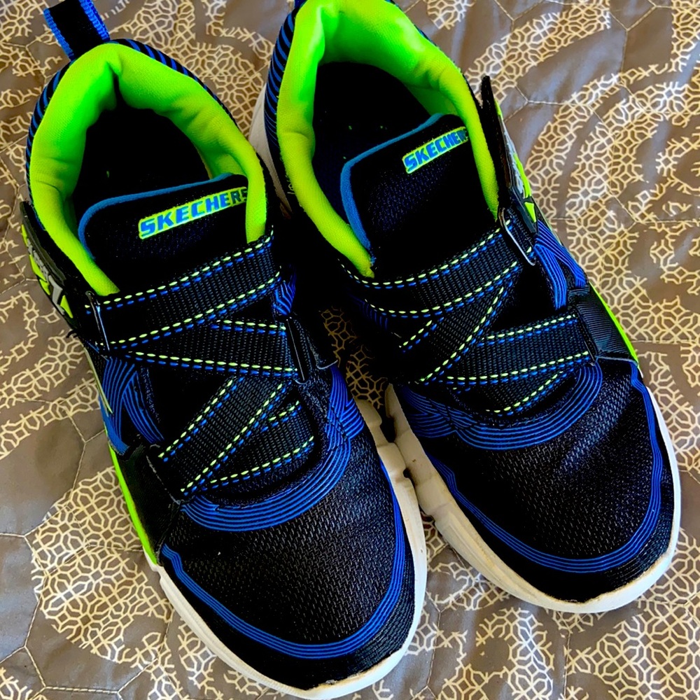 Sketchers Shoes